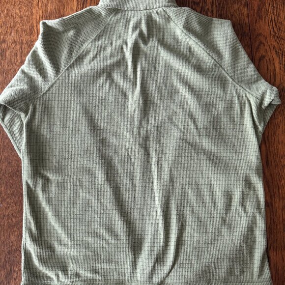 Mountain Hardwear 1/2 Zip Pull-Over Tech Fleece - Picture 4 of 4